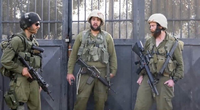 İşgalci İsrail askerleri 40 Filistinliyi gözaltına aldı