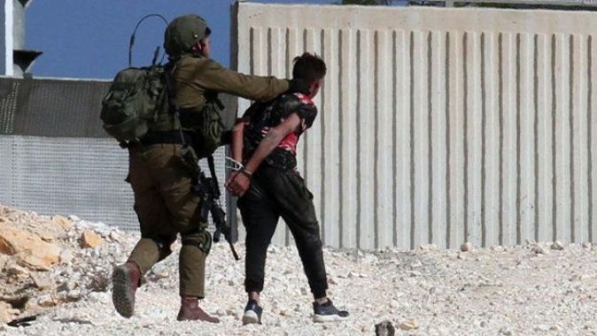 İsrail güçleri 29 Filistinliyi gözaltına aldı