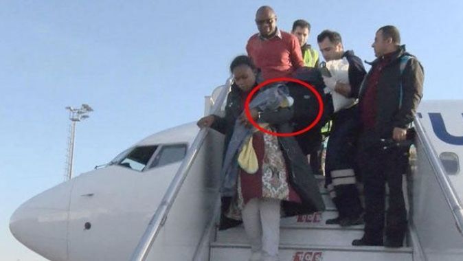 İstanbul&#039;a gelen uçakta bir kadın yolcu doğum yaptı