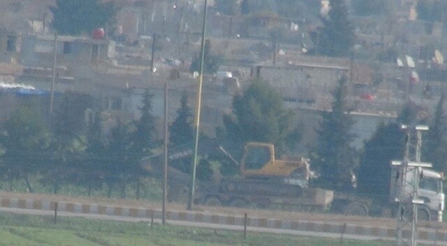 Terör örgütü PKK/YPG Kamışlı&#039;da hendek kazıyor