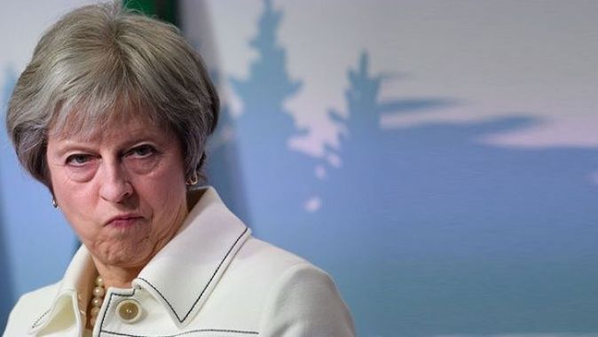 Theresa May&#039;den kritik açıklama: 2022 seçimlerinde aday olmayacak