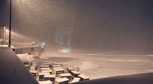 ABD&#039;de kar fırtınası: 5 bin uçak seferi iptal oldu