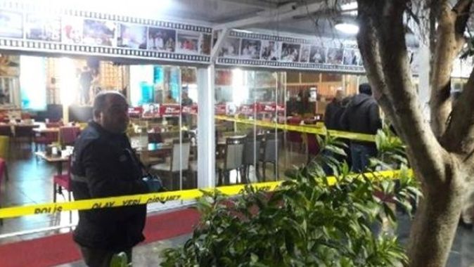 AK Partili Belediye başkan adayına bıçaklı saldırı sonrası yaşanan panik kameraya yansdı