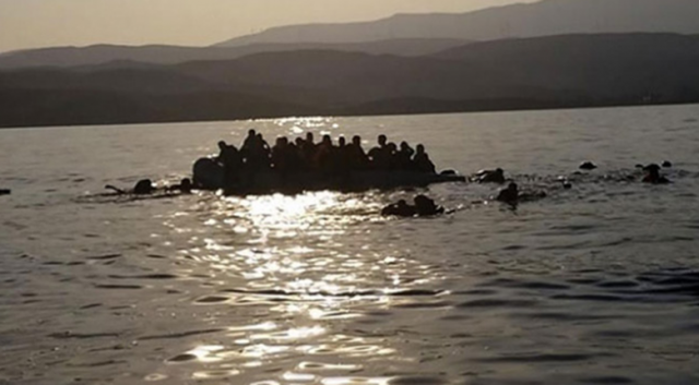 Akdeniz&#039;de düzensiz göçmenleri taşıyan bot battı