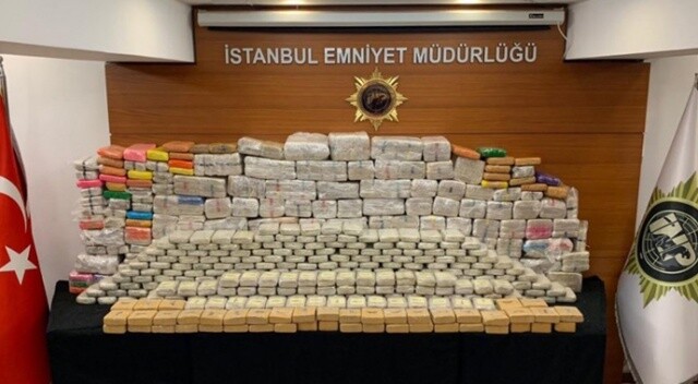 İstanbul&#039;da 850 kg eroin ele geçirildi