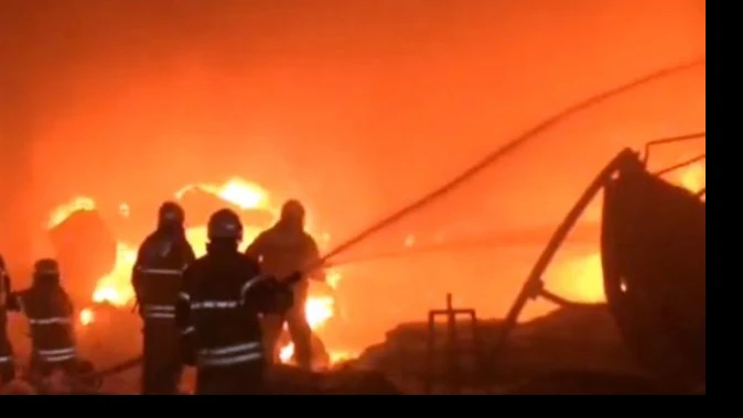 İzmir&#039;de büyük fabrika yangını