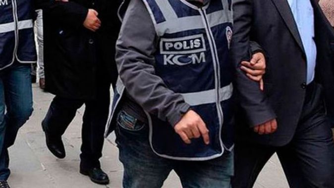 İzmir&#039;de FETÖ operasyonu: 72 kişiye gözaltı emri