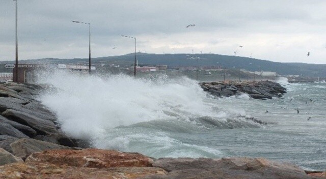 Orta Karadeniz&#039;de şiddetli fırtına uyarısı
