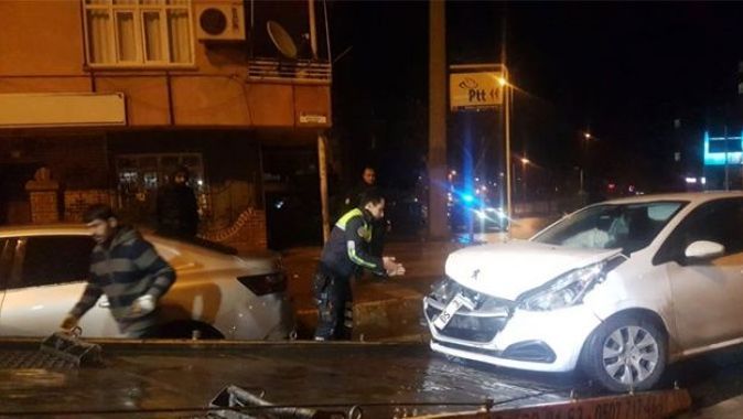 Şanlıurfa&#039;da otomobiller çarpıştı: 5 yaralı