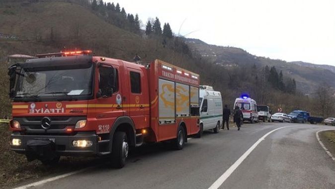 Trabzon’da otomobil dereye uçtu: 1 ölü