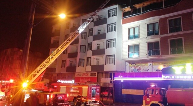 4 katlı binada çıkan yangın itfaiye ekipleri tarafından söndürüldü