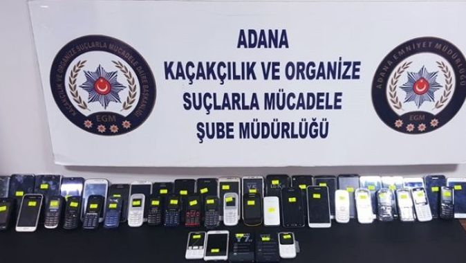 Adana&#039;da 102 kaçak cep telefonu ele geçirildi