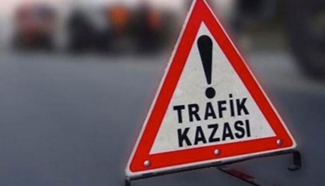 Anadolu Otoyolu&#039;nda tır kamyona çarptı: 1 ölü