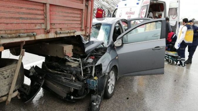 Antalya&#039;da trafik kazası: 1 ölü, 4 yaralı