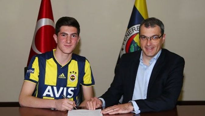 Fenerbahçe&#039;de Osman Ertuğrul Çetin&#039;e profesyonel sözleşme