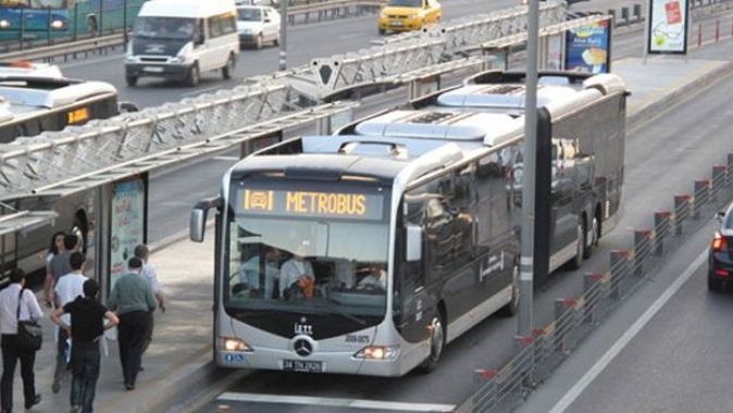 Haramidere’de metrobüs kazası