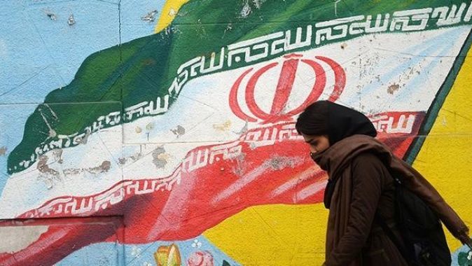 İran devrimin 40&#039;ıncı yılına yaptırımların gölgesinde giriyor