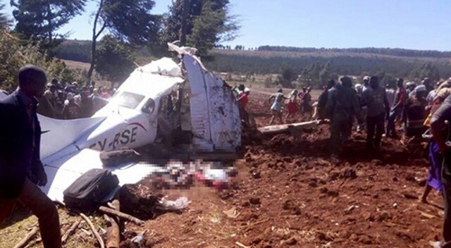Kenya&#039;da uçak düştü: 5 ölü