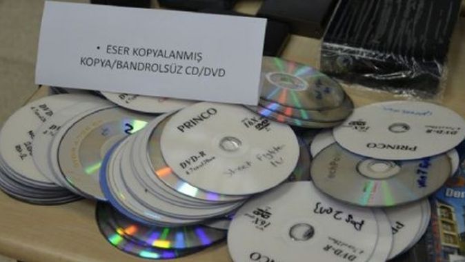 Kırklareli’de 192 kopya film CD yakalandı