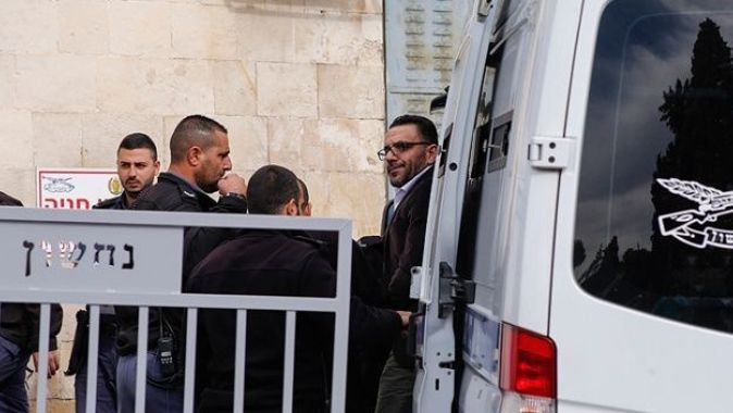 Kudüs Valisinin de aralarında bulunduğu 30 Filistinli gözaltına alındı