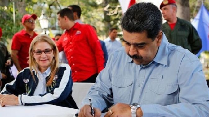 Maduro ABD halkının imza atmasını istediği bildiriyi yayınladı