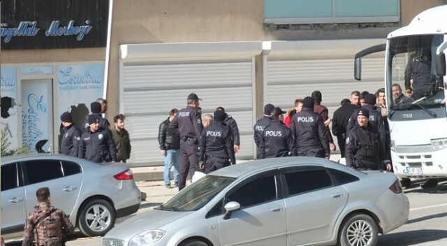 Mardin&#039;de akrabalar arasında silahlı kavga: 2 yaralı