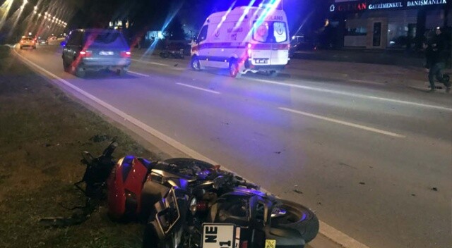Samsun&#039;da motosiklet sürücüsü otomobile çarptı: 2 yaralı