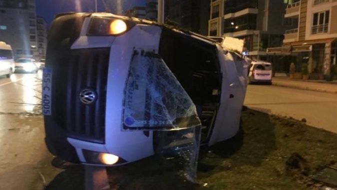 Samsun&#039;da servis minibüsü kaza yaptı: 2 yaralı