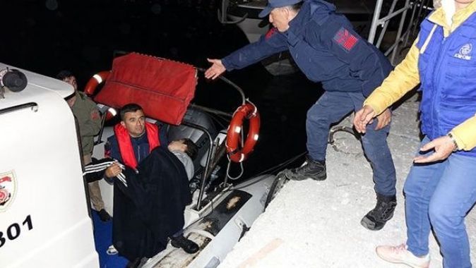 Ayvacık&#039;ta göçmenleri taşıyan tekne battı: 4 ölü
