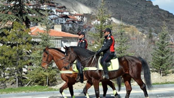 Beypazarı&#039;na atlı polis ekibi