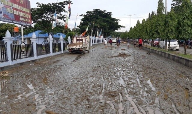 Endonezya&#039;yı sel vurdu: en az 92 ölü, 160 yaralı