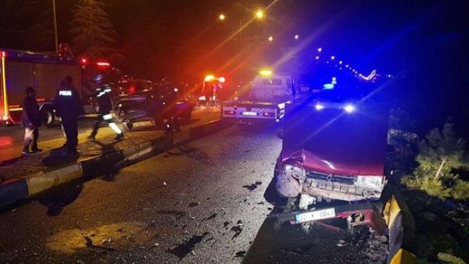Isparta’da zincirleme trafik kazası: 21 yaralı