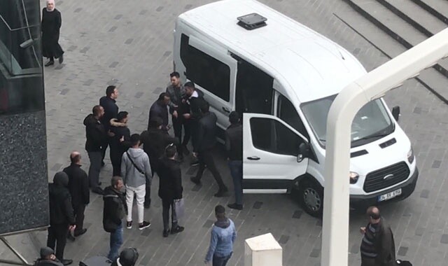Taksim&#039;de vatandaşlar kapkaççıyı böyle yakaladı