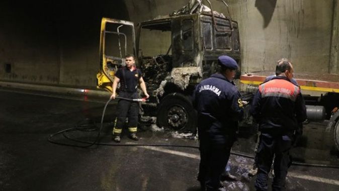 Tünel&#039;deki yangında, şoförün dikkati faciayı önledi