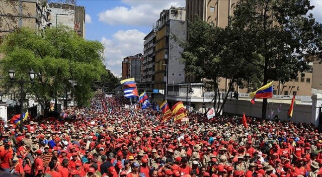 Venezuela’da &#039;muhalefet&#039; sokakta toplantı, &#039;iktidar&#039; yürüyüş yapacak