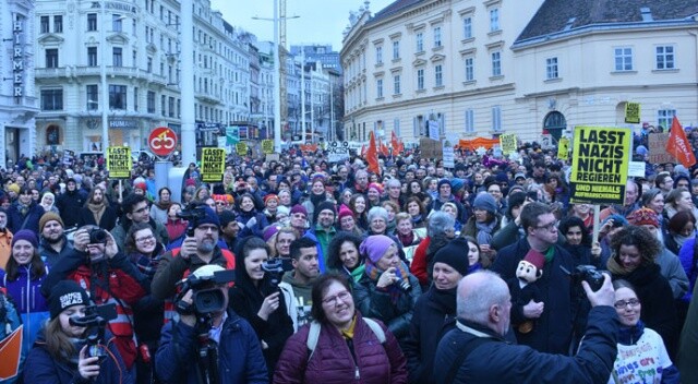 Viyana&#039;da ırkçılık karşıtı protesto düzenlendi