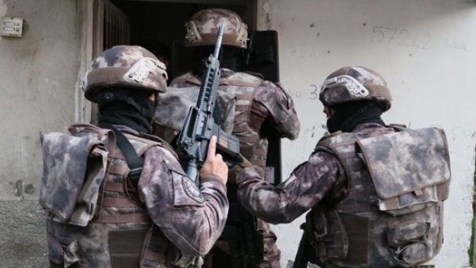 Adana&#039;da PKK operasyonu: 5 gözaltı