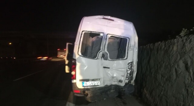 Bursaspor camiasını korkutan kaza: Taraftarları taşıyan minibüs tır ile çarpıştı, 10 yaralı