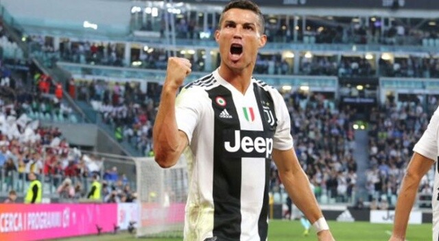 Cristiano Ronaldo, dünya futbol tarihine geçti