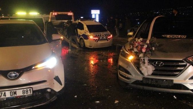 Eskişehir’de 8 aracın karıştığı zincirleme kaza: 1 polis memuru ağır yaralı