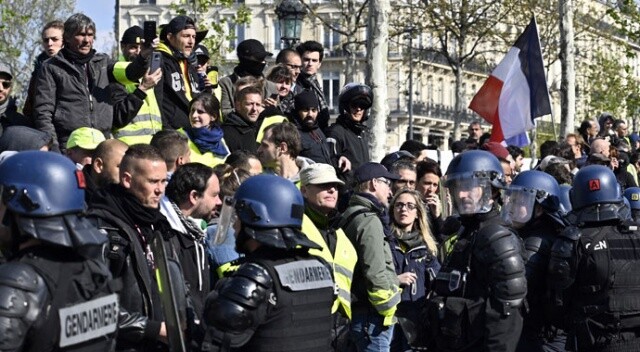 Fransa&#039;da 45 sarı yelekli gözaltına alındı