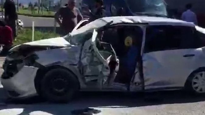 Gaziantep’te iki otomobil çarpıştı: 3 ölü, 13 yaralı
