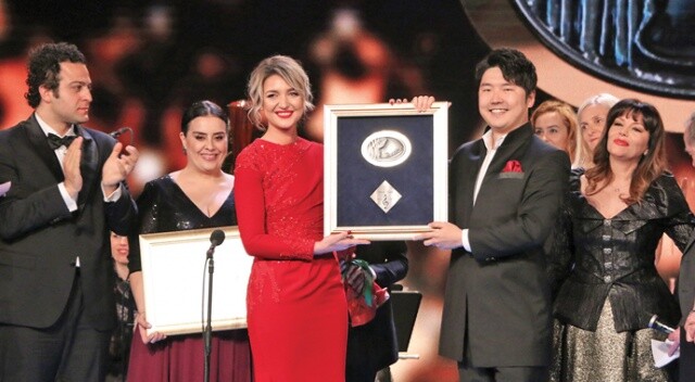 İki Türk  sanatçıya Tiran’da ödül