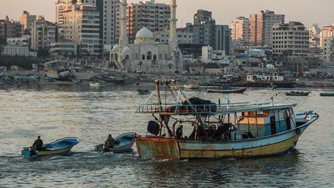 İsrail Gazze&#039;deki balıkçıların avlanma mesafesini düşürdü