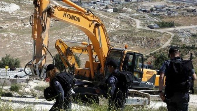 İsrail ordusu öldürdüğü Filistinlinin evini yıkmak için boşalttı