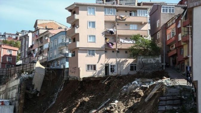 İstanbul Valisi Yerlikaya: Kağıthane&#039;de 19 binayı güvenlik gerekçesiyle boşalttık