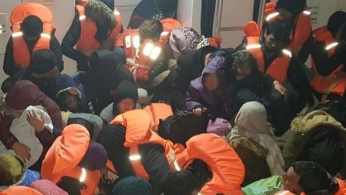 Kuşadası’nda 54 kaçak göçmen yakalandı