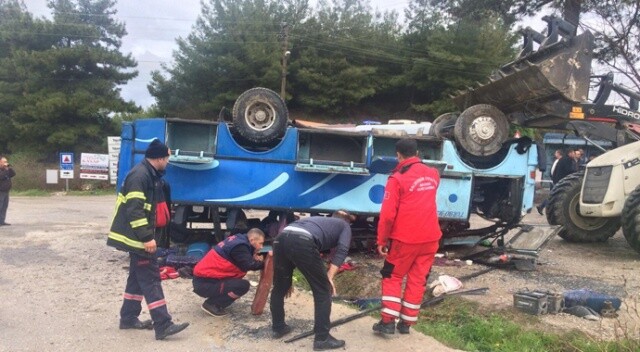 Manisa&#039;da tarım işçilerini taşıyan araç kaza yaptı