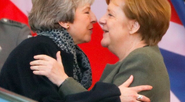 Merkel ve May&#039;den Brexit zirvesi