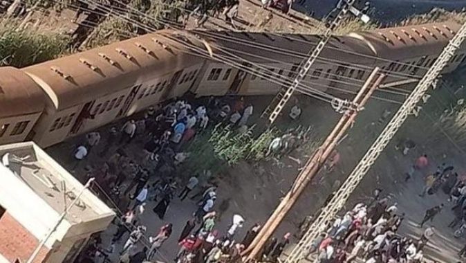 Mısır&#039;da tren raydan çıktı: en az 25 yaralı